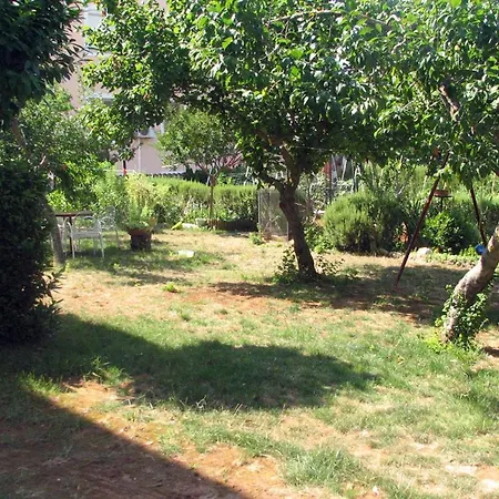 Apartament With A Parking Space - 7328 Medulin