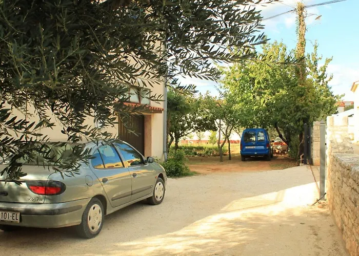 With A Parking Space - 7328 아파트